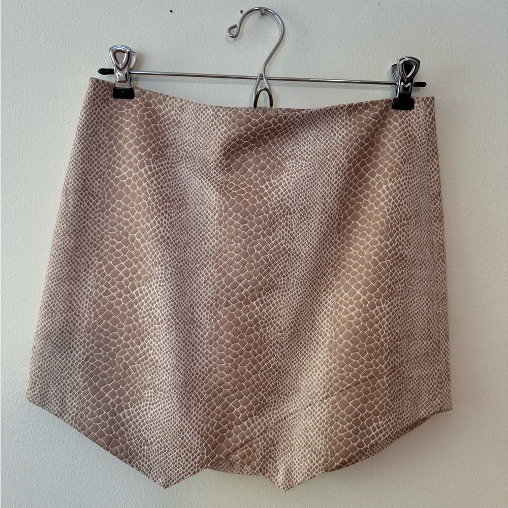 Olivaceous Textured Skirt (size small) gently used